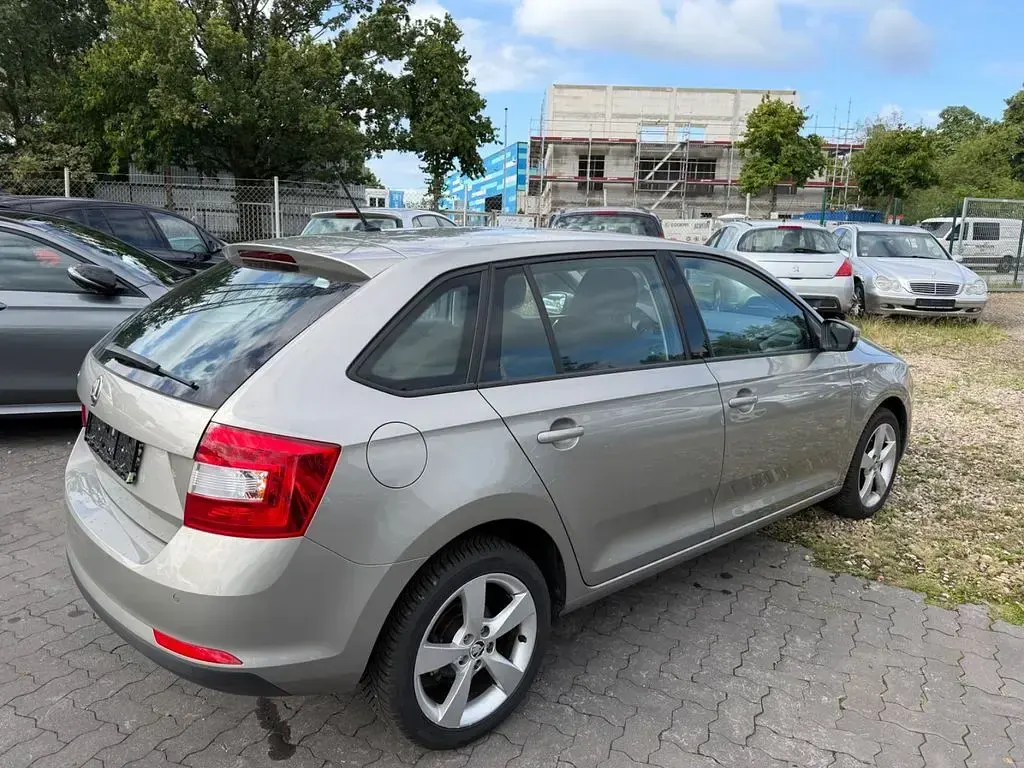 Gebraucht Skoda Rapid Cool Edition 90 PS (66 kW) 2017 Beige Kleinwagen