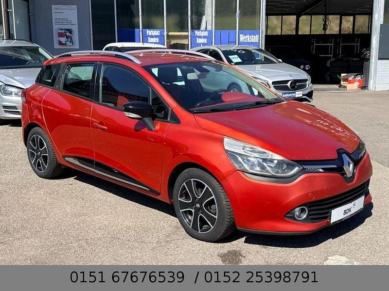 Używany Renault Clio IV Luxe 90 KM (66 kW) 2013 Czerwony Sedan/Limuzyna