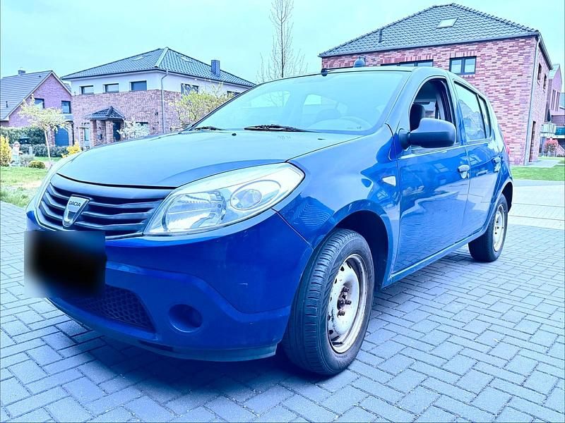 Second-hand Dacia Sandero 75 CP (55 kW) 2009 Albastru Hatchback