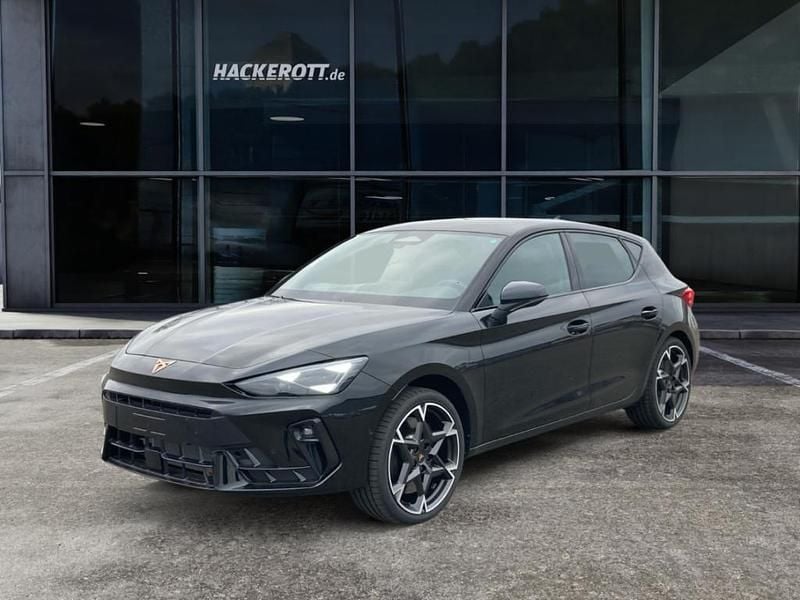 Neu Cupra Leon VZ 301 PS (221 kW) 2025 Weiss Limousine