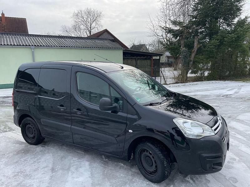 Gebraucht Citroën Berlingo 120 PS (88 kW) 2017 Schwarz Van / Kleinbus