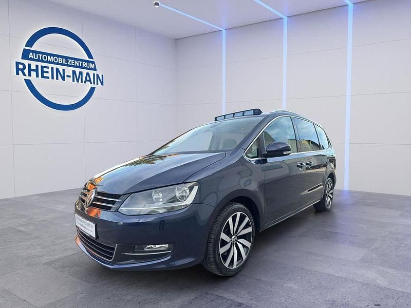 Blau Gebraucht 2016 VW Sharan Highline Van / Kleinbus | 16.900 € (Fairer Preis) - Bild 1/4