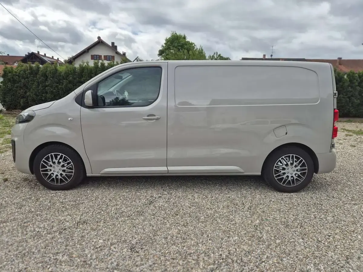 Gebraucht Opel Vivaro Edition 177 PS (130 kW) 2019 Sand grau Van / Kleinbus