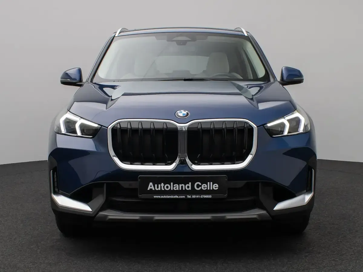 Gebraucht BMW X1 Sport Line 218 PS (160 kW) 2023 Phytonicblau metallicc1mbeige SUV