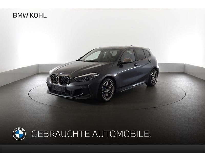 Grau Gebraucht 2020 BMW M135 Comfort Edition Kleinwagen | 28.780 € (Fairer Preis) - Bild 1/4