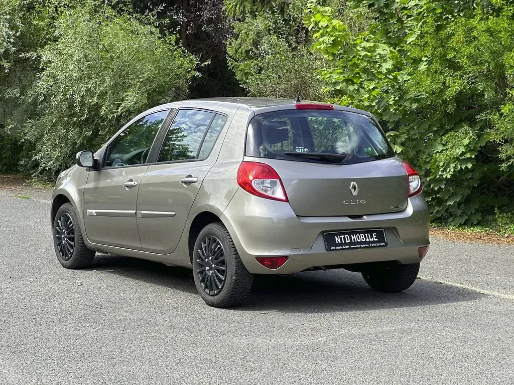 Gebraucht Renault Clio Dynamique 75 PS (55 kW) 2009 Beige Limousine