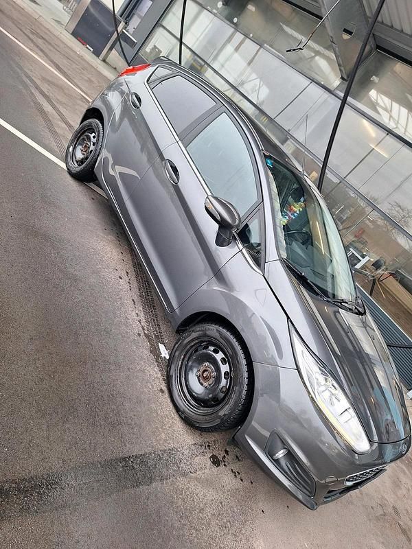 Gebraucht Ford Fiesta Celebration 82 PS (60 kW) 2017 Grau Kleinwagen