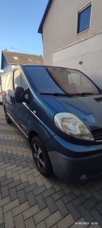 Blau Gebraucht 2011 Renault Trafic Van | 14.000 € - Bild 1/4