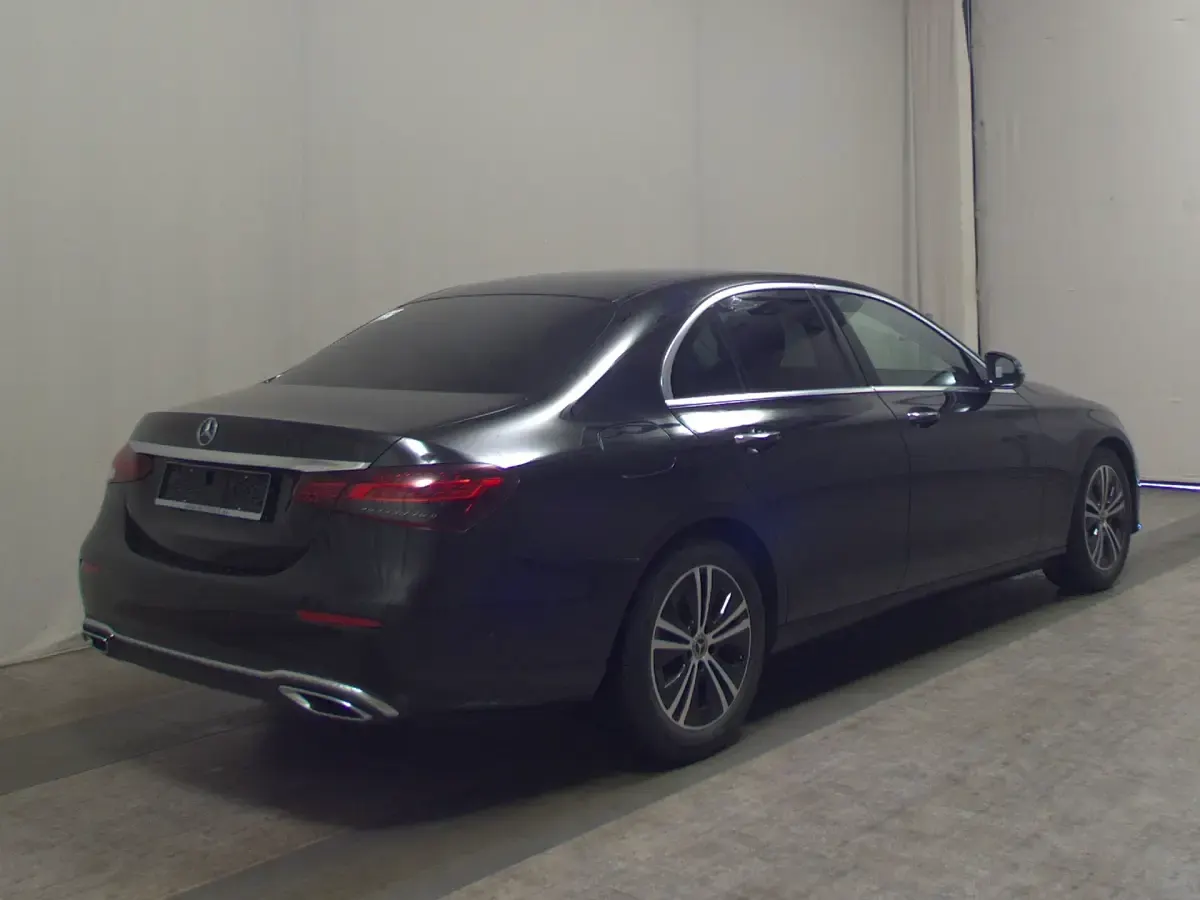 Second-hand Mercedes E220 Avantgarde 194 CP (142 kW) 2021 Negru Berlinǎ