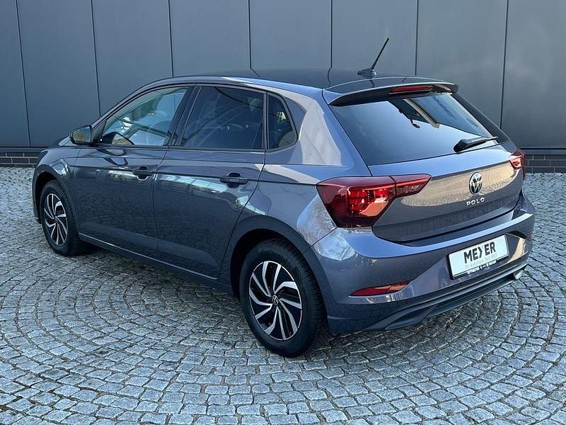 Gebraucht VW Polo Life 95 PS (69 kW) 2022 Grau Kleinwagen