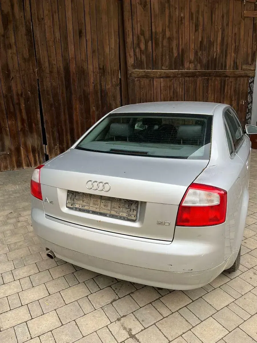 Usata Audi A4 131 CV (96 kW) 2004 Argento Berlina