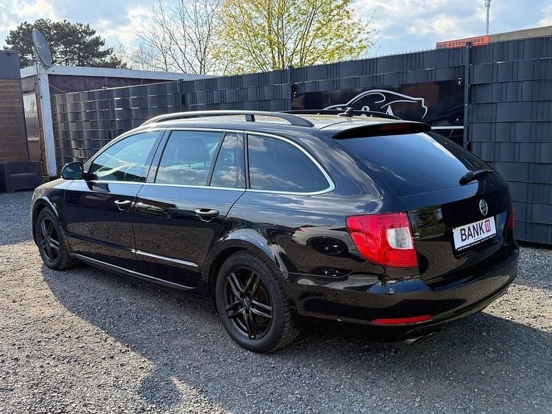 Gebraucht Skoda Superb Exclusive 200 PS (147 kW) 2013 Schwarz Kombi