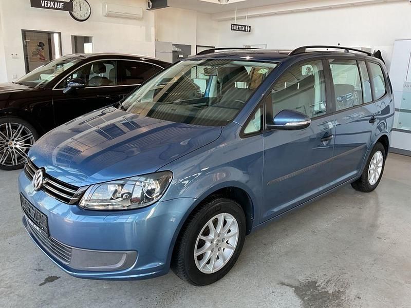 Blau Gebraucht 2011 VW Touran Trendline Van / Kleinbus | 7.890 € (Etwas zu teuer) - Bild 1/4
