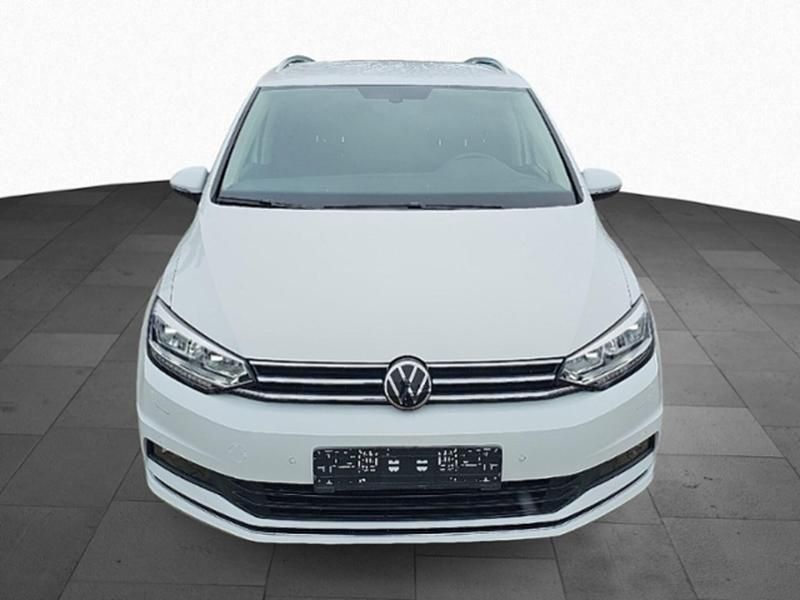Gebraucht VW Touran Highline 150 PS (110 kW) 2022 Weiß Van / Kleinbus