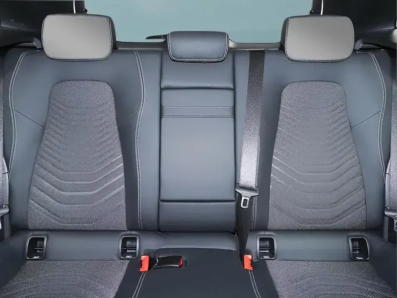 Gebraucht Mercedes EQA250 139 kW (190 PS) 2025 Weiß SUV