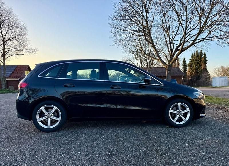 Gebraucht Mercedes B180 Progressive 136 PS (100 kW) 2019 Schwarz Van / Kleinbus