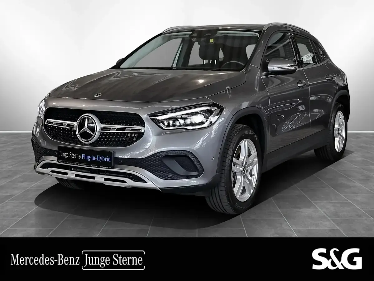 Gebraucht Mercedes GLA250 160 PS (117 kW) 2022 SUV