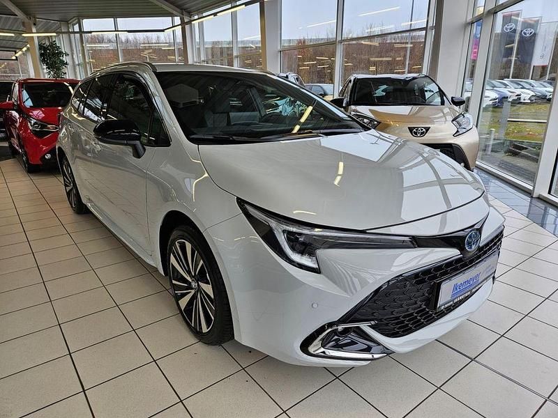 Gebraucht Toyota Corolla 140 PS (102 kW) 2025 Grau Kombi