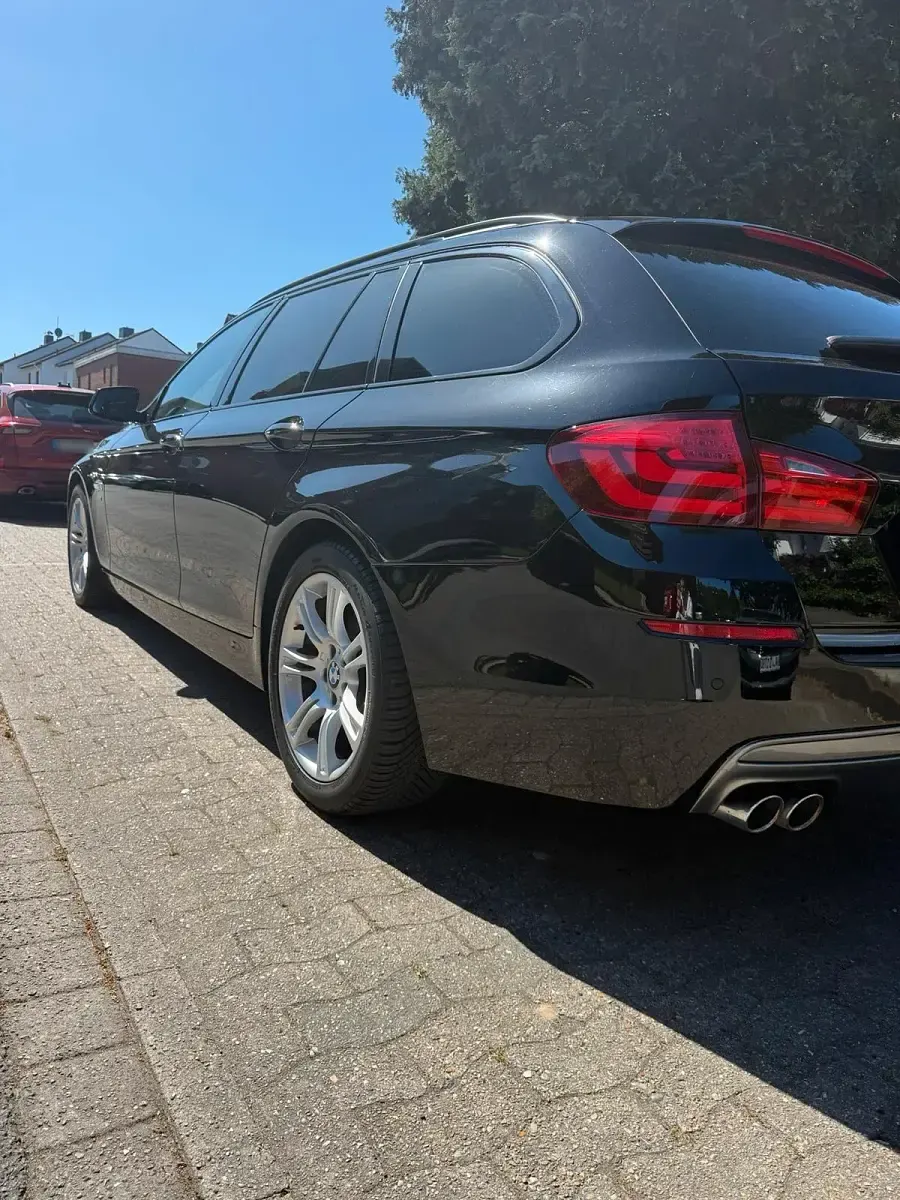Gebraucht BMW 520 184 PS (135 kW) 2012 Schwarz Kombi