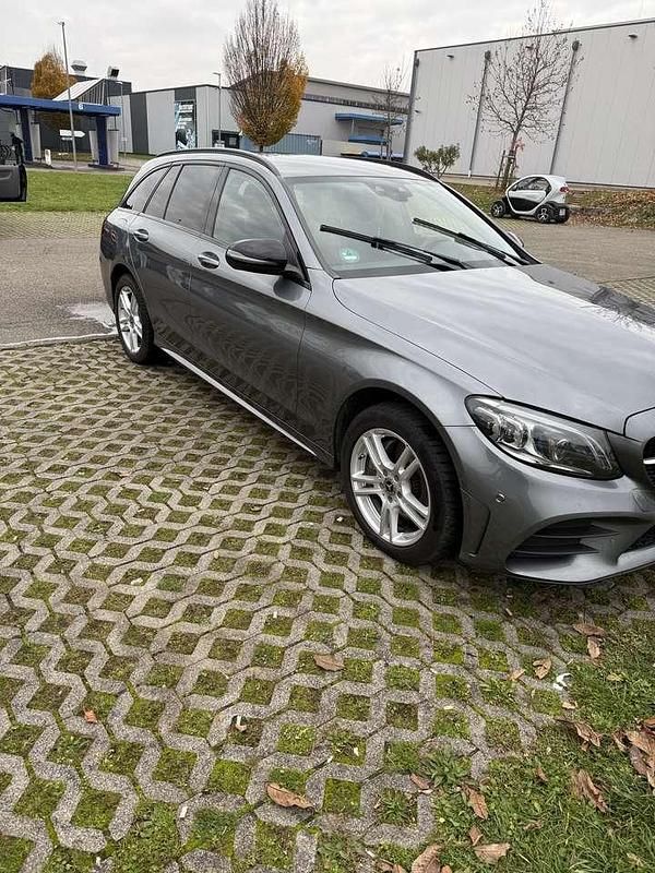 Grau Gebraucht 2021 Mercedes C220 AMG line Kombi | 27.800 € (Fairer Preis) - Bild 1/4