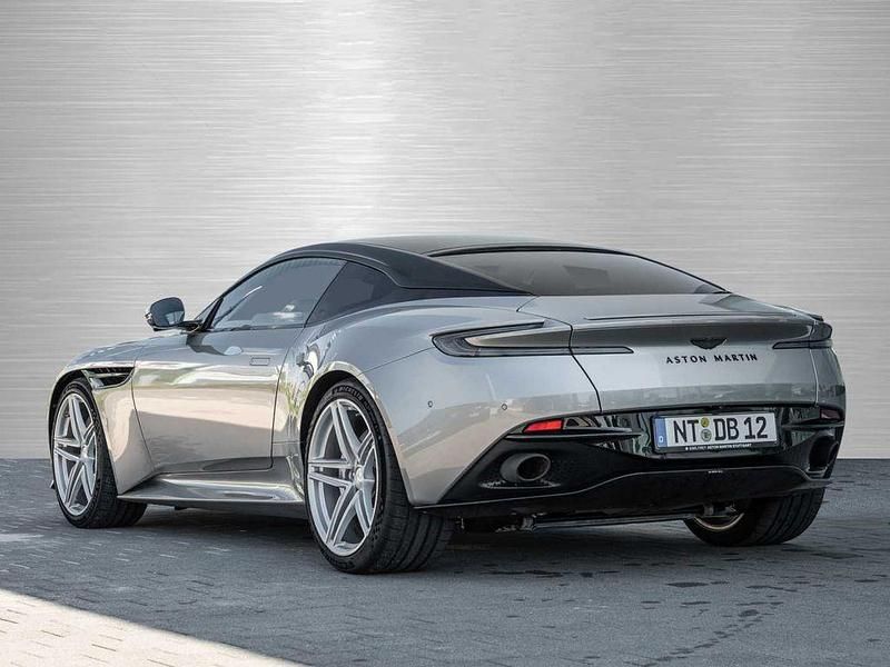 Gebraucht Aston Martin DB12 680 PS (500 kW) 2024 Aluminite silver Coupé