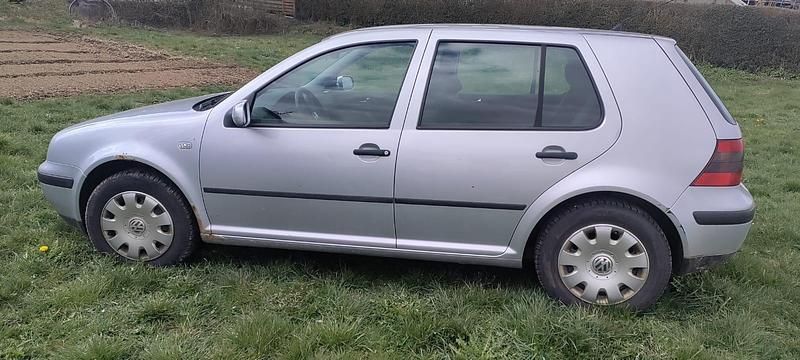 Gebraucht VW Golf IV 100 PS (73 kW) 2002 Kleinwagen