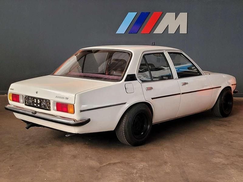 Gebraucht Opel Ascona 60 PS (44 kW) 1979 Weiß Limousine