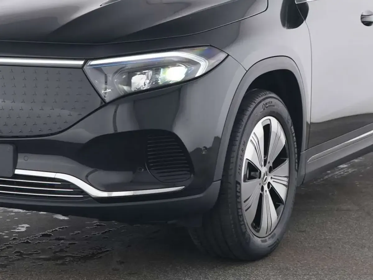 Gebraucht Mercedes EQA300 Progressive 167 kW (228 PS) 2025 Schwarz SUV