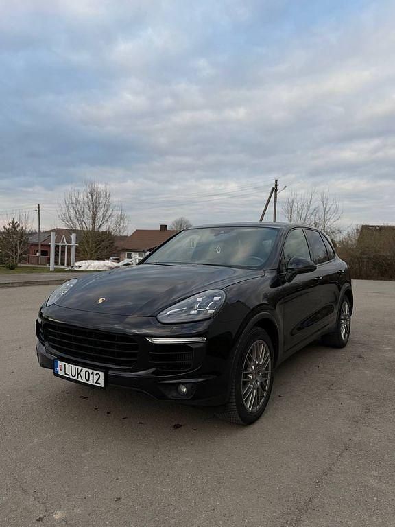 Second-hand Porsche Cayenne 262 CP (192 kW) 2015 Negru SUV