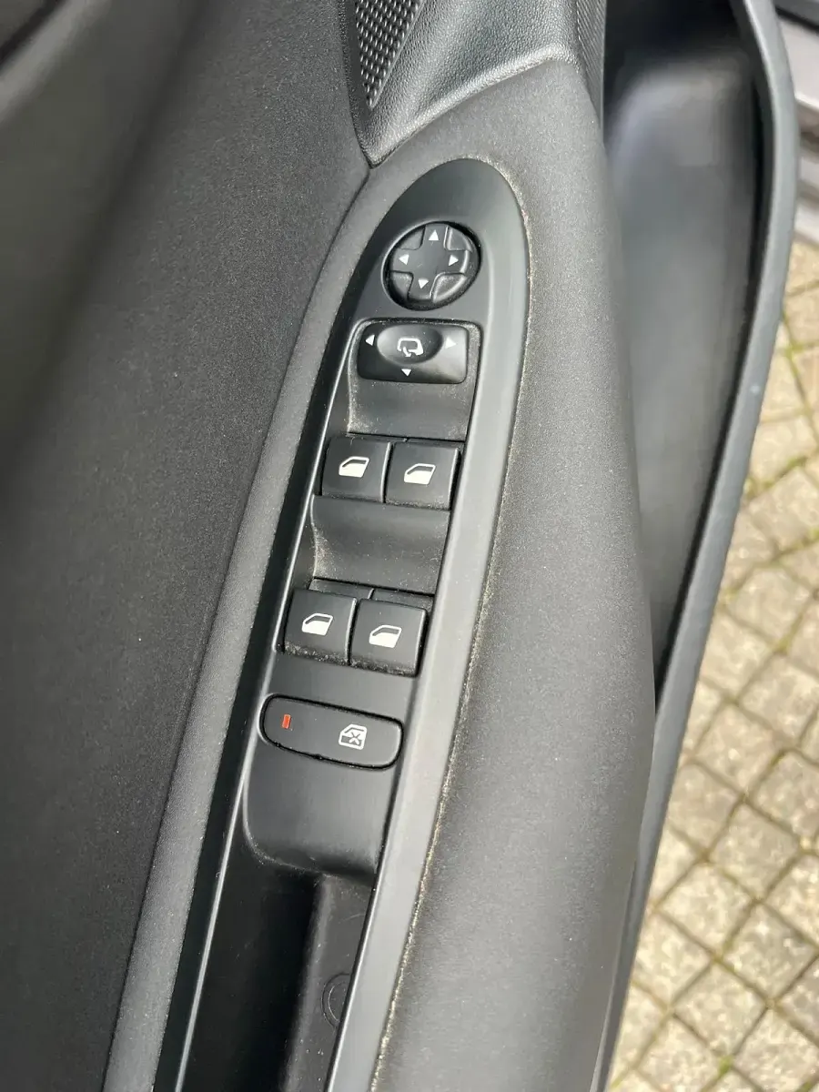 Gebraucht Citroën C4 99 PS (72 kW) 2016 Braun Kleinwagen