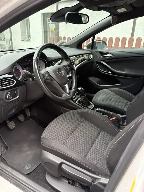 Gebraucht Opel Astra Dynamic 110 PS (80 kW) 2016 Weiß Limousine