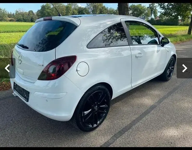 Gebraucht Opel Corsa Selection 95 PS (69 kW) 2010 Weiß Kleinwagen