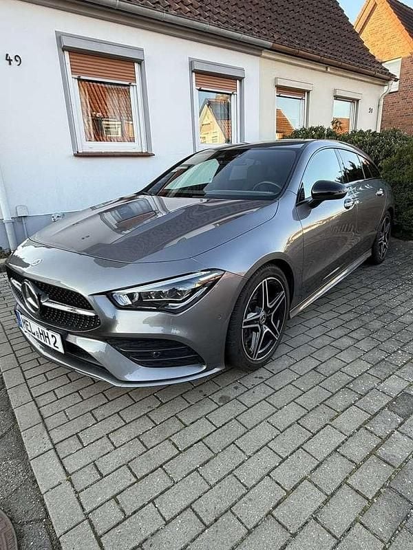 Grau Gebraucht 2022 Mercedes CLA250 Limousine | 33.000 € (Guter Preis) - Bild 1/4
