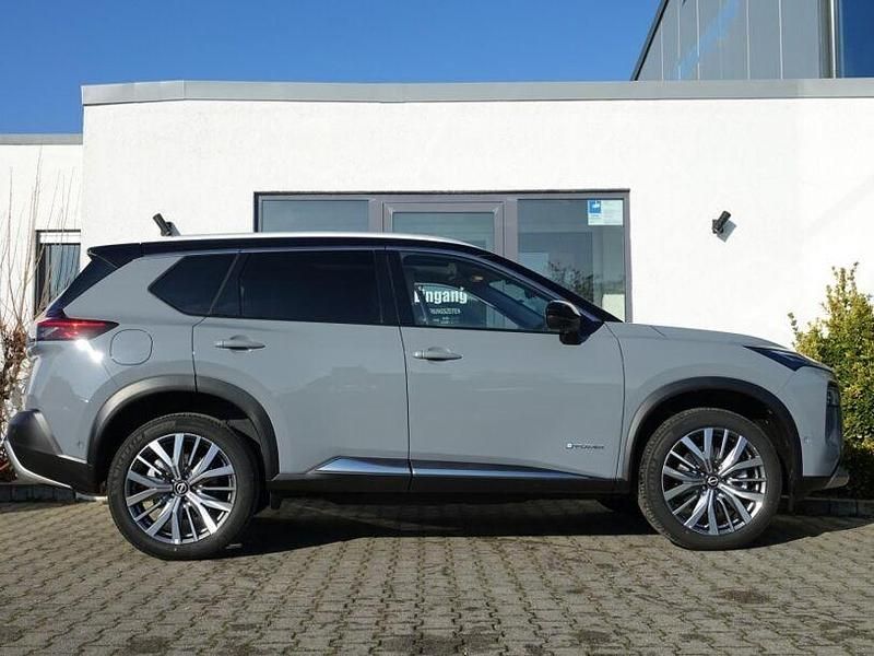 Neu Nissan X-Trail Tekna+ 213 PS (156 kW) 2026 Grau SUV