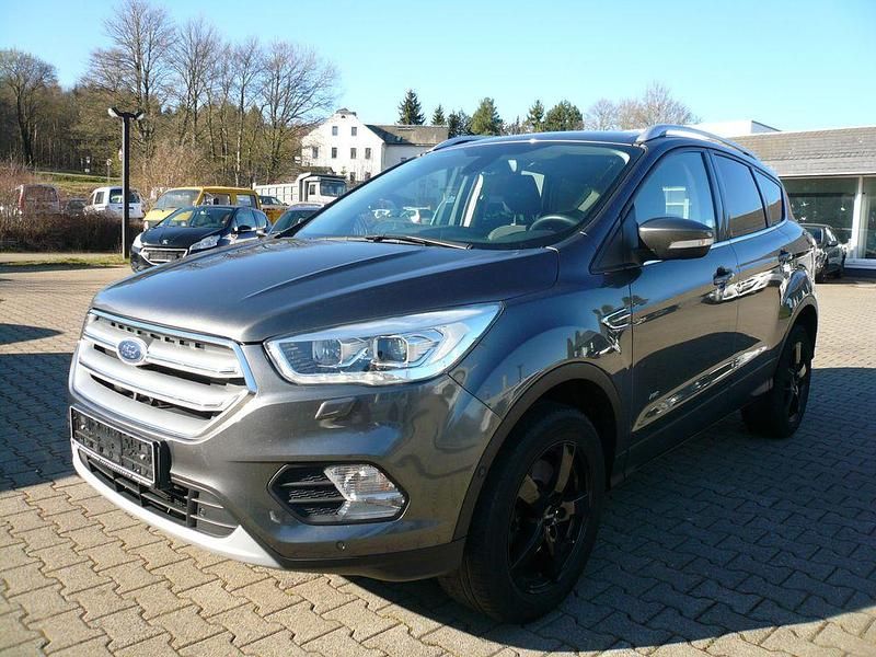 Gebraucht Ford Kuga Titanium 175 PS (128 kW) 2018 Schwarz SUV