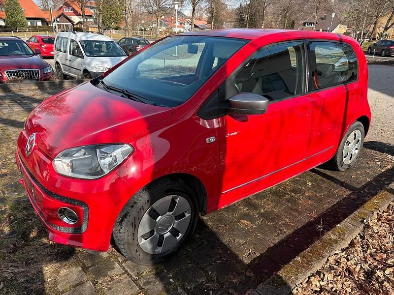 Second-hand VW up! Edition 75 CP (55 kW) 2014 Roșu Hatchback