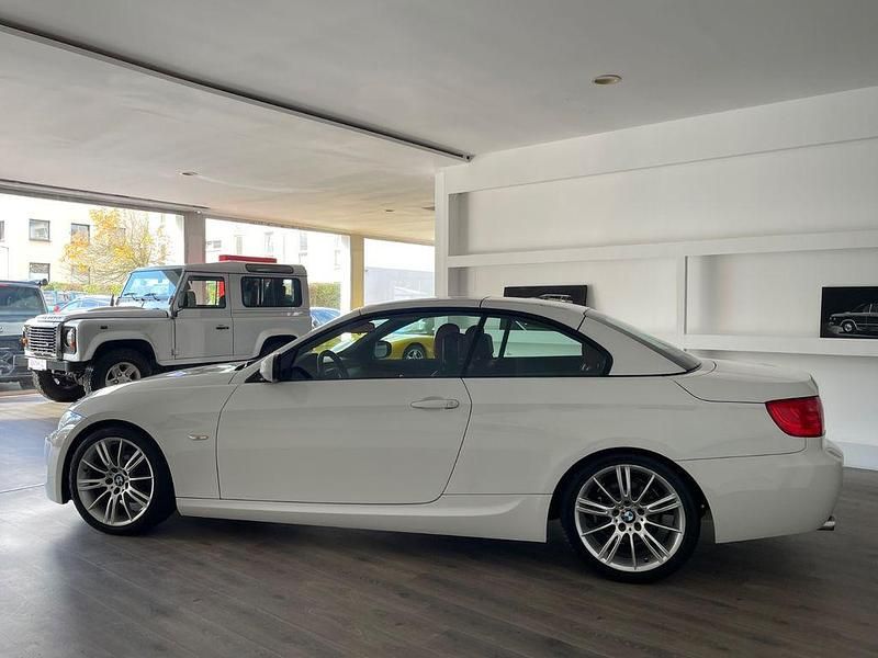 Gebraucht BMW 320 Cabriolet M Sport 170 PS (125 kW) 2012 Weiß Cabrio