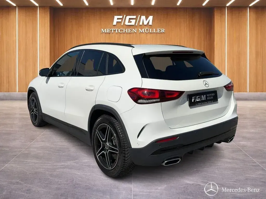 Gebraucht Mercedes GLA250 Night 224 PS (164 kW) 2020 Unilack polarweiß SUV