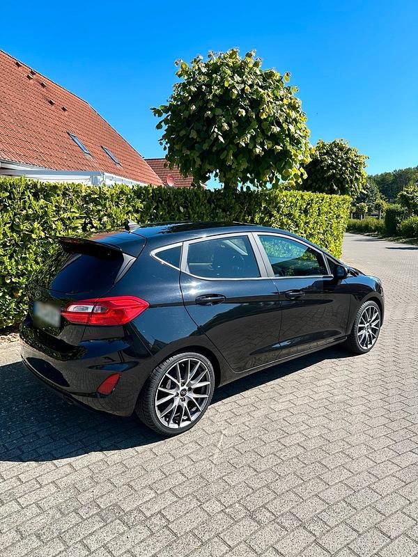 Gebraucht Ford Fiesta 100 PS (73 kW) 2020 Schwarz Kleinwagen