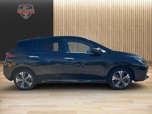 Gebraucht Nissan Leaf N-Connecta 160 kW (218 PS) 2020 Schwarz (enigma black) Kleinwagen