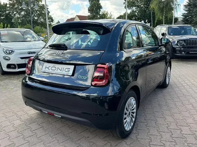 Gebraucht Fiat 500e 86 kW (118 PS) 2023 Onyx schwarz (10n) Kleinwagen