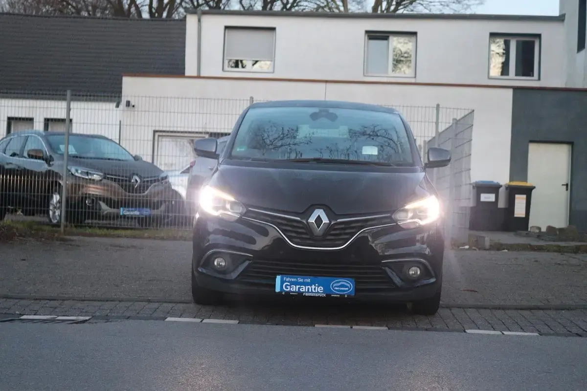 Gebraucht Renault Scénic III Bose Edition 132 PS (97 kW) 2017 Schwarz Van / Kleinbus