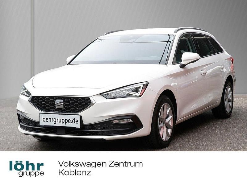 Weiß Gebraucht 2022 Seat Leon ST Style Kombi | 21.480 € (Fairer Preis) - Bild 1/4