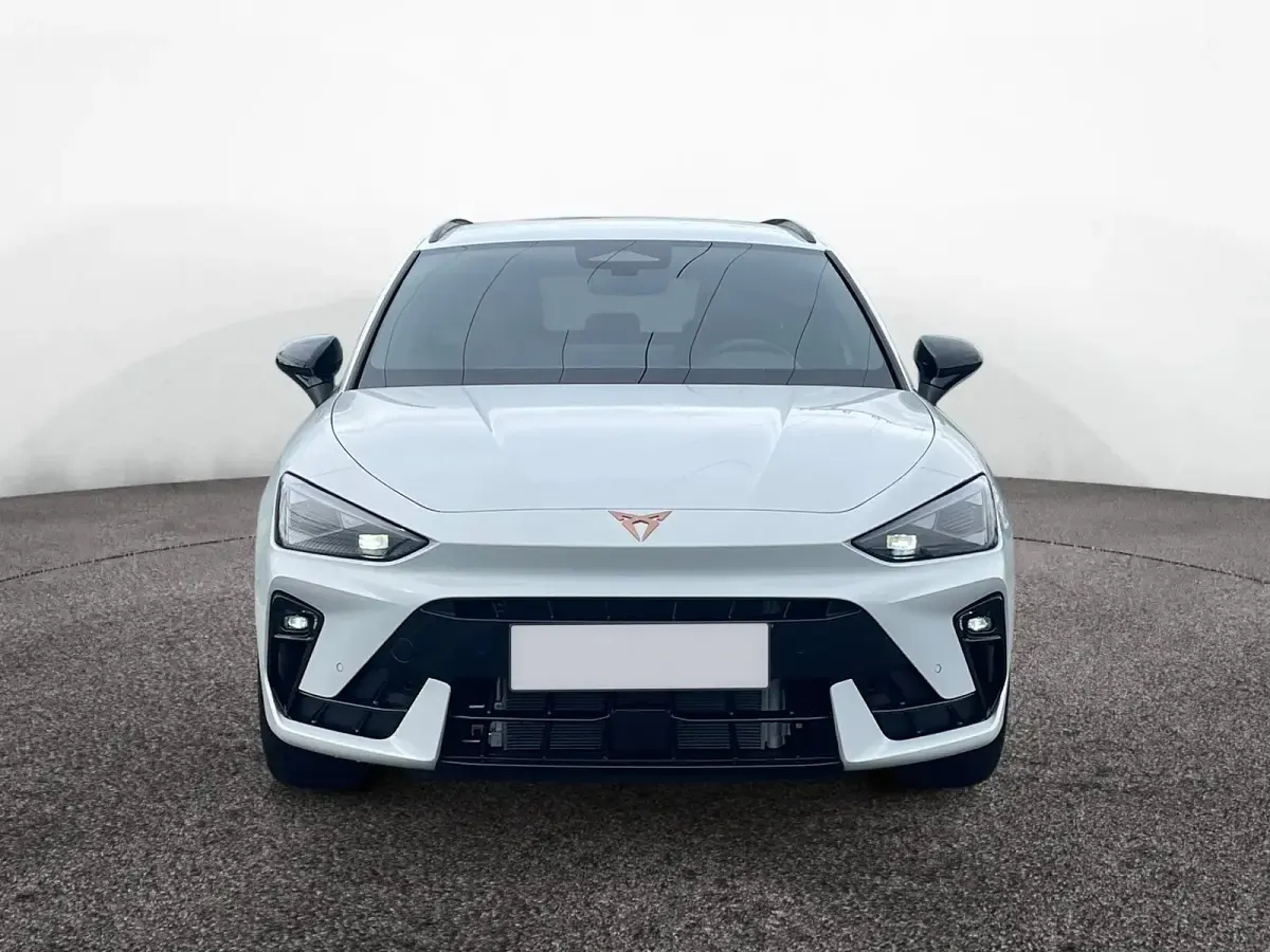 Neu Cupra Leon 204 PS (150 kW) 2026 Nevada weiß Limousine