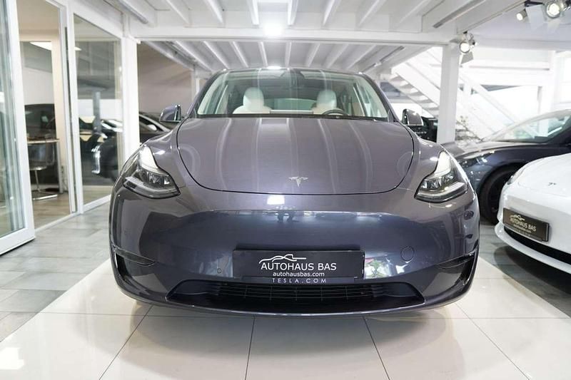 Gebraucht Tesla Model Y 378 kW (514 PS) 2022 Midnight silver SUV