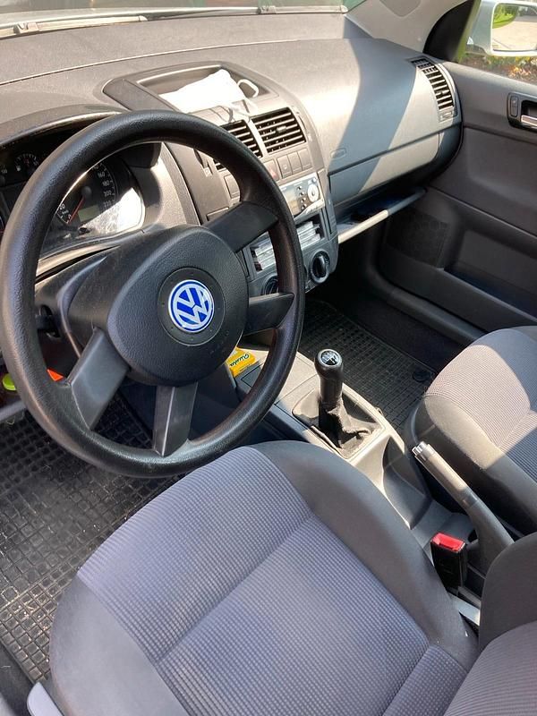 Gebraucht VW Polo 75 PS (55 kW) 2002 Silber Kleinwagen