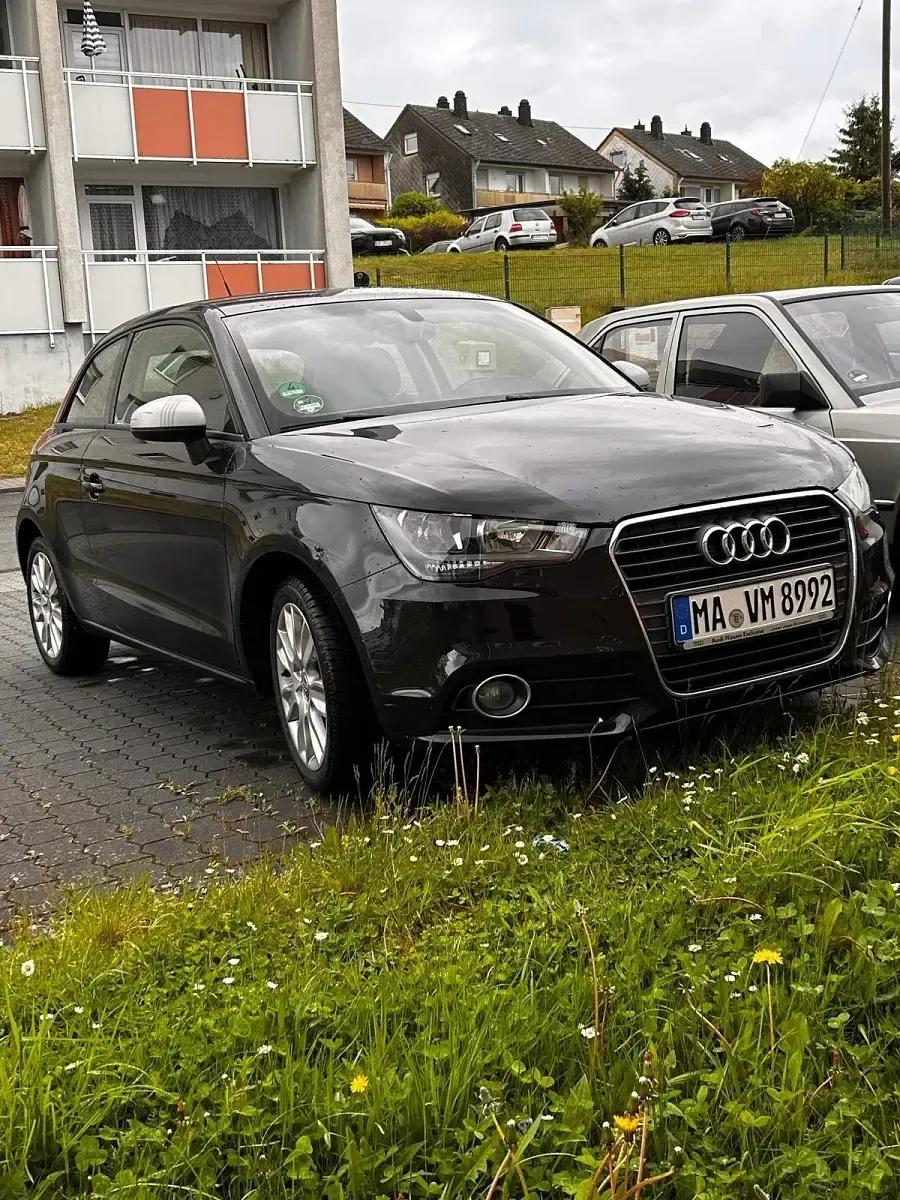 Gebraucht Audi A1 86 PS (63 kW) 2011 Schwarz Kleinwagen