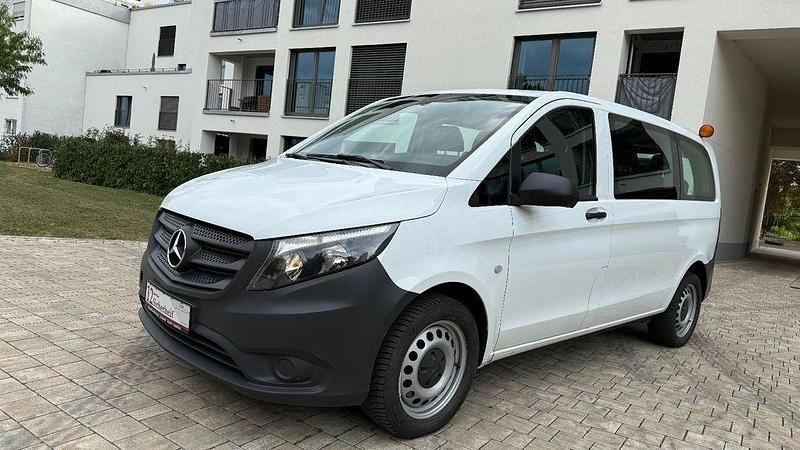 Weiß Gebraucht 2019 Mercedes Vito Van / Kleinbus | 20.400 € (Fairer Preis) - Bild 1/4