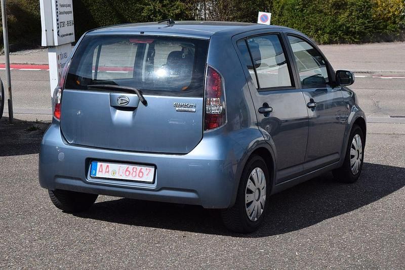 Gebraucht Daihatsu Sirion 91 PS (66 kW) 2009 Grau Kleinwagen