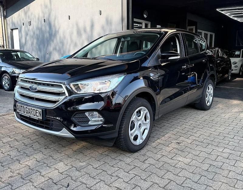 Gebraucht Ford Kuga Trend 120 PS (88 kW) 2019 Schwarz SUV